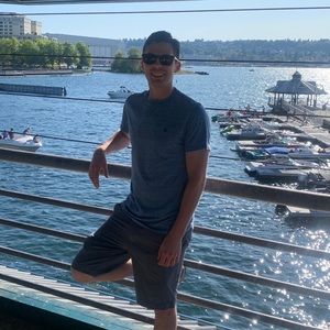 Meet your Posher, Devin